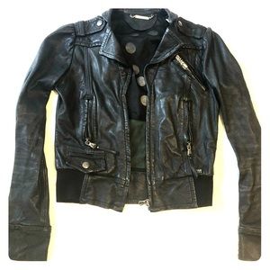 Leather jacket !!!👾🕶